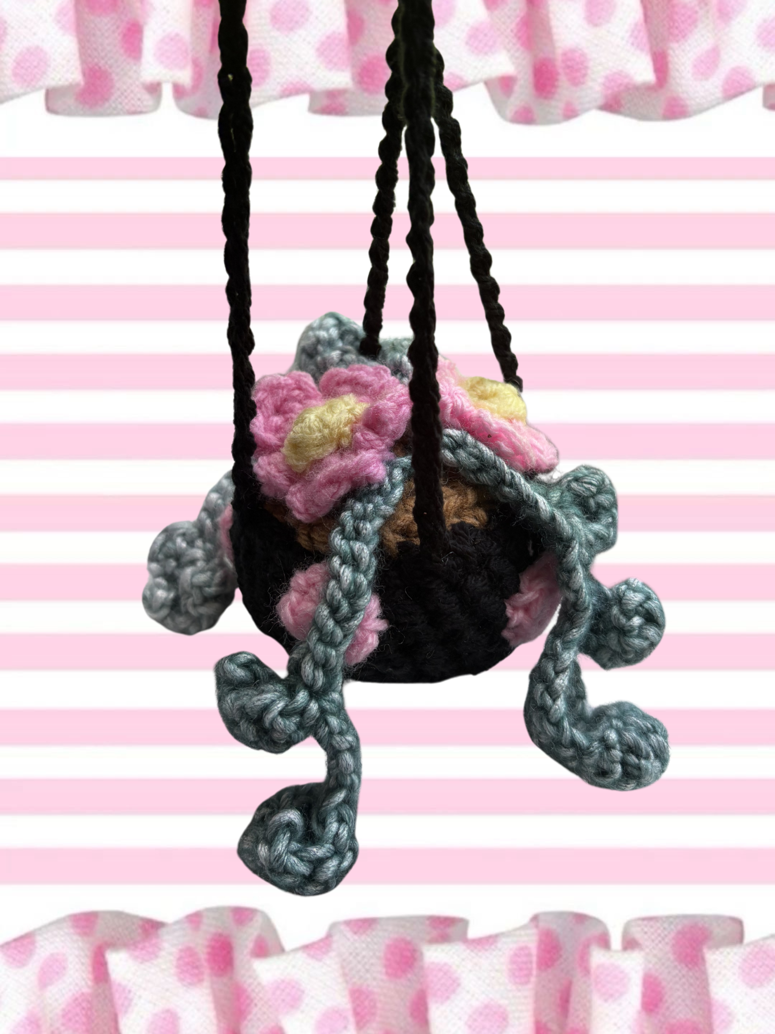 Pink & black daisy pot car hanger
