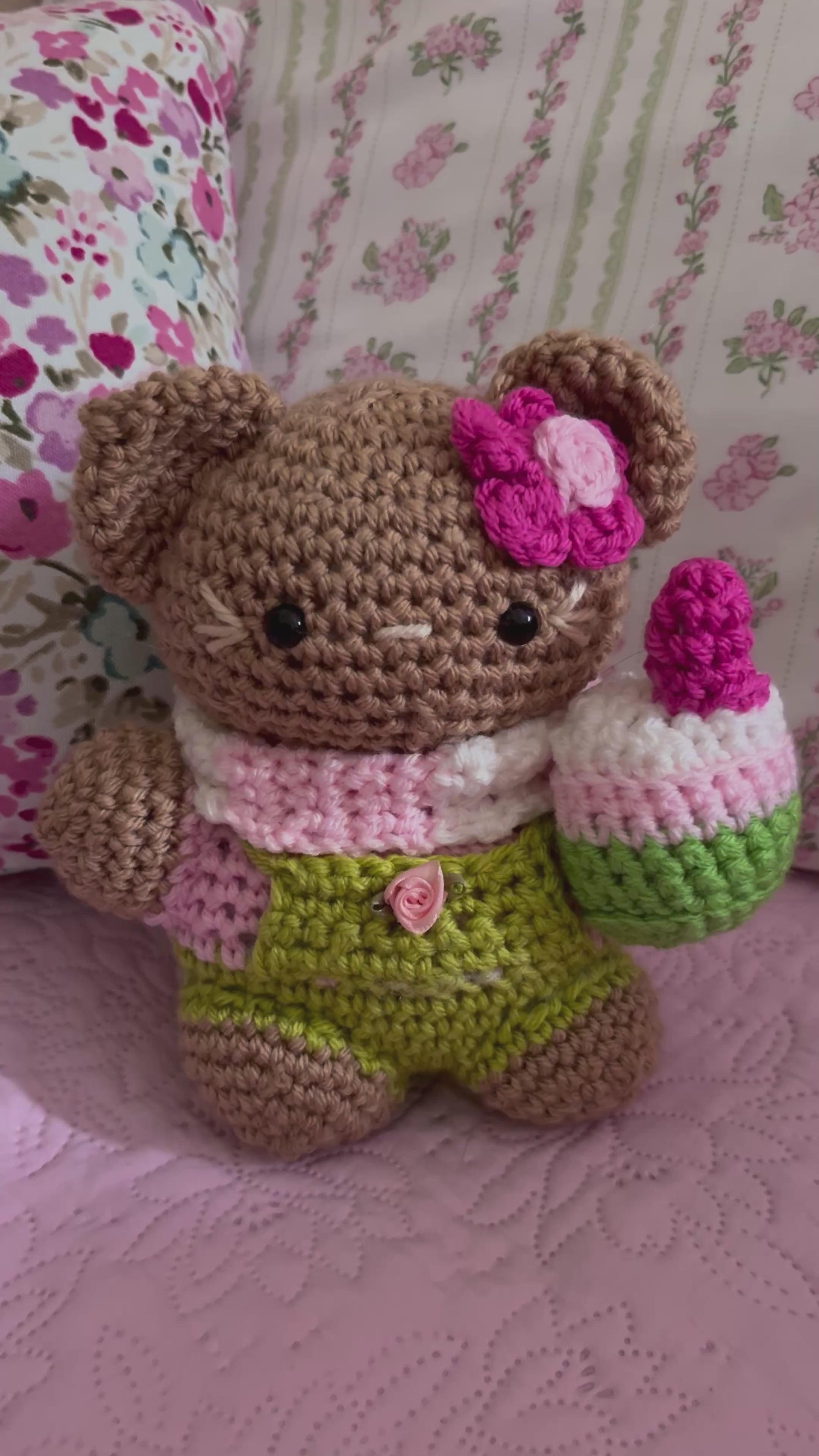 Strawberry matcha kitty